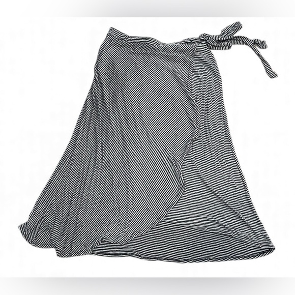 bobeau Dresses & Skirts - Bobeau Wrap Maxi Skirt XL